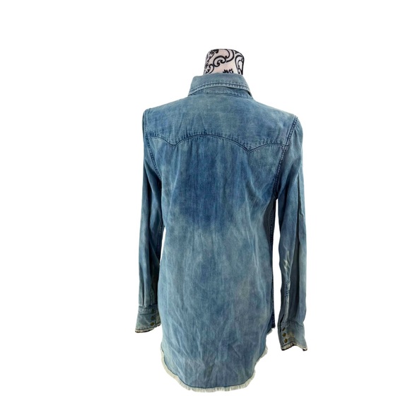 Free People Distressed Denim Shirt Boho Western Tomboy Snap Button Frayed Hem - Picture 9 of 13